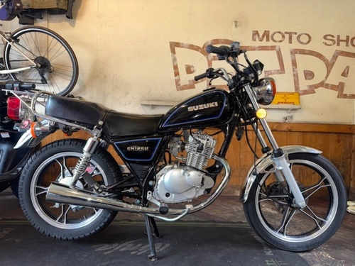 スズキ GN125H